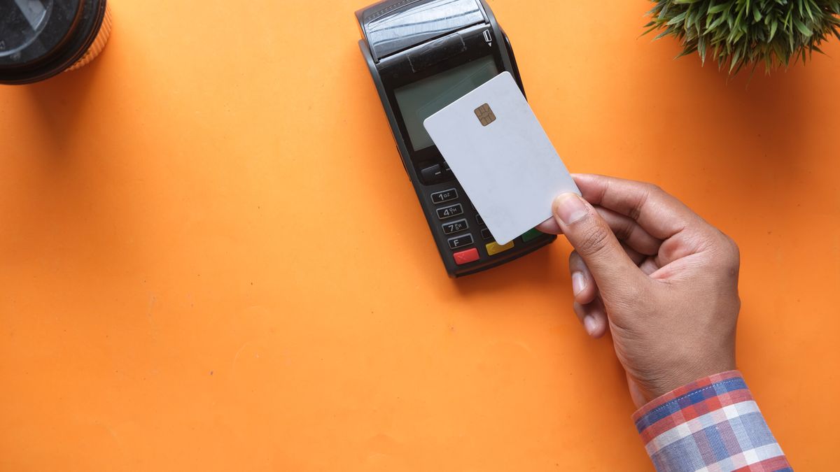 Contactless card payment on a reader
